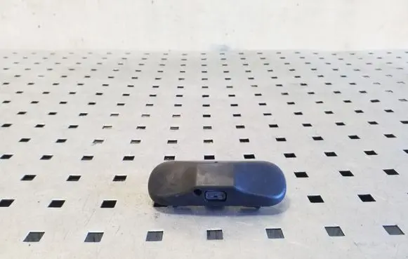 Windshield washer spray nozzle