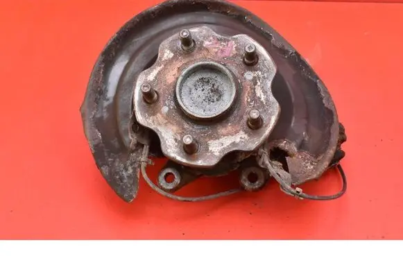 Toyota Auris 150 Front wheel hub spindle knuckle 