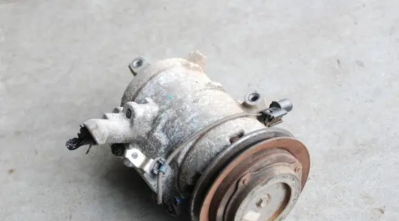 Mitsubishi Pajero Air conditioning (A/C) compressor (pump) 258697