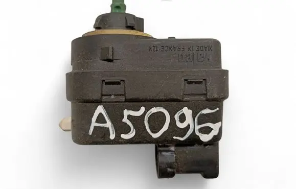 Renault Megane I Headlight level adjustment motor 7700840141
