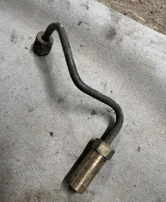Fuel injector supply line/pipe