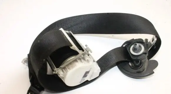 BMW X3 E83 Front seatbelt
