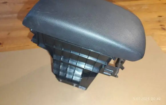 Mazda 3 II Armrest BBM464441 K3006
