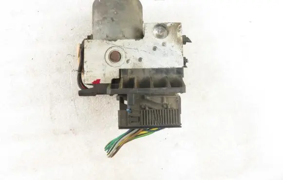 Volkswagen PASSAT B5.5 ABS Pump 0265202401 8E0614111AS
