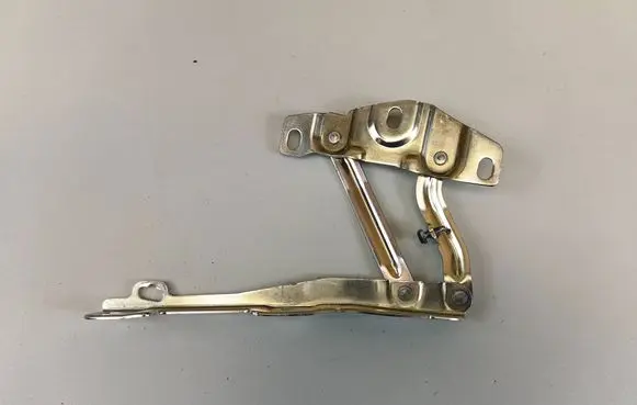 Engine bonnet/hood hinges