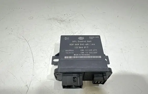 Opel Astra J Light module LCM 13366017