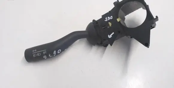 Volkswagen Touareg I Indicator stalk 3D0953513