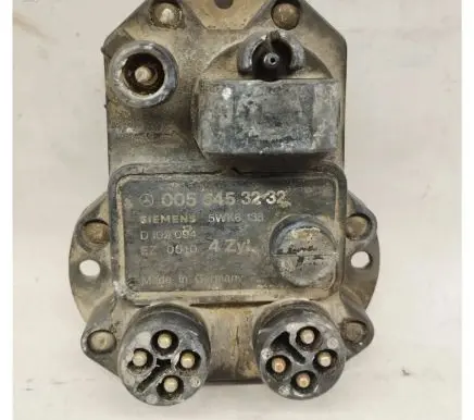 Mercedes-Benz 190 W201 Ignition amplifier control unit 0055453232 A0055453232