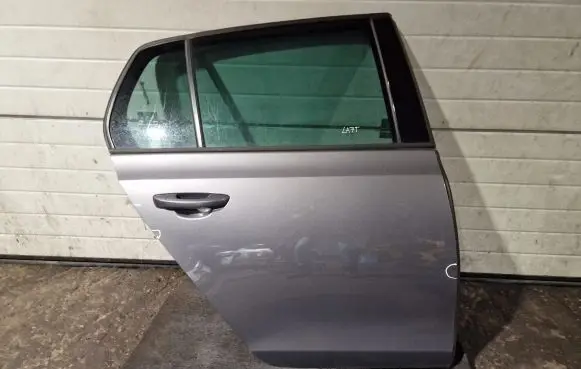 Volkswagen Golf VI Rear door LA7T