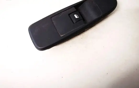 Citroen C4 Grand Picasso Front door window switch trim 96639377zd