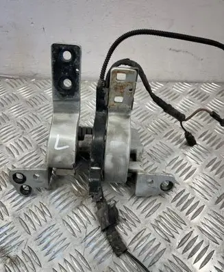 BMW 5 E60 E61 Tailgate/trunk/boot hinge 7061383 17704