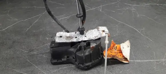 Volvo 850 Headlight level adjustment motor 0390206927