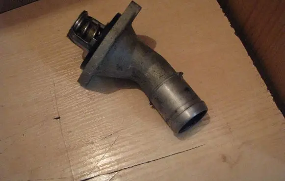 KIA Ceed Engine coolant pipe/hose 2563104020
