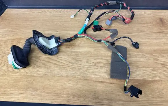 Dodge Caliber Front door wiring loom 71844232