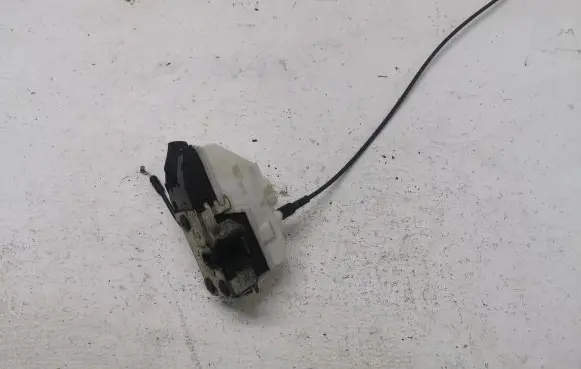 Renault Megane IV Front door lock