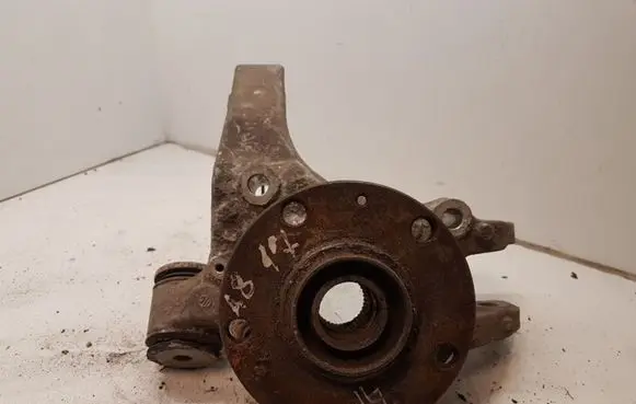 Audi A8 S8 D3 4E Rear wheel hub spindle/knuckle 4E0505436