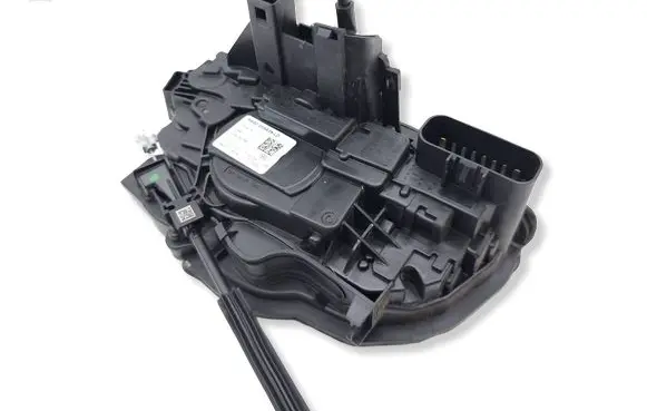 Land Rover Range Rover Sport L461 Front door lock M8E221813LB