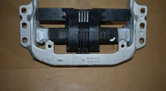 Mercedes-Benz E W214 Gearbox mount A21424016005555