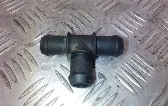 Mercedes-Benz E W210 Engine coolant pipe/hose 738000248