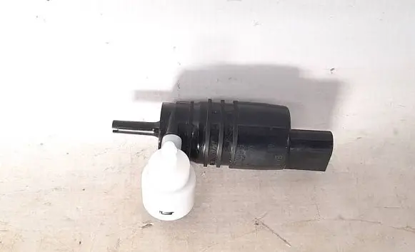 BMW 2 F46 Windscreen/windshield washer pump 7388349 7317395 2751743