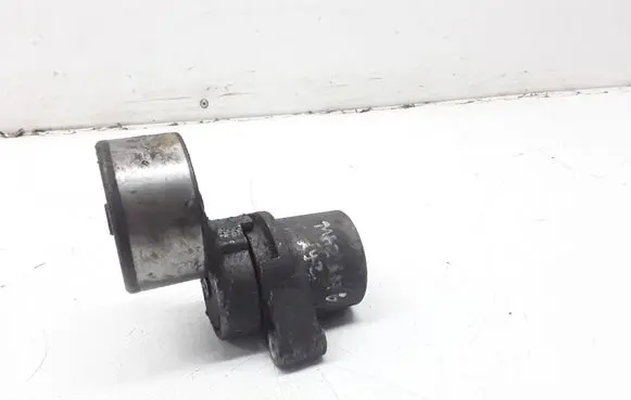 Mazda 6 Generator/alternator belt tensioner
