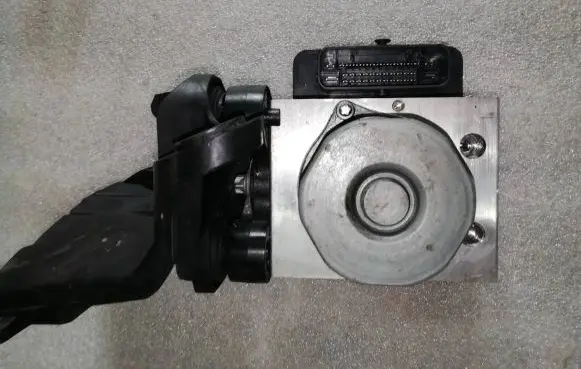 Mercedes-Benz E W212 ABS Pump A2124319512