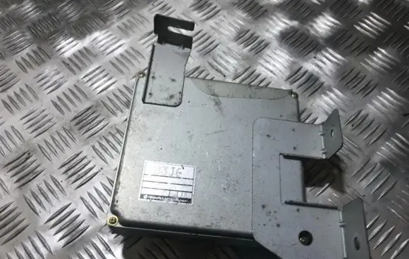 Mazda 121 Engine control unit/module b3j618881 b3j6