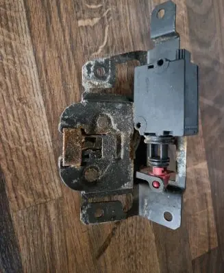BMW 3 E46 Tailgate lock latch 