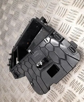 Audi Q3 F3 Glove box 83B857925