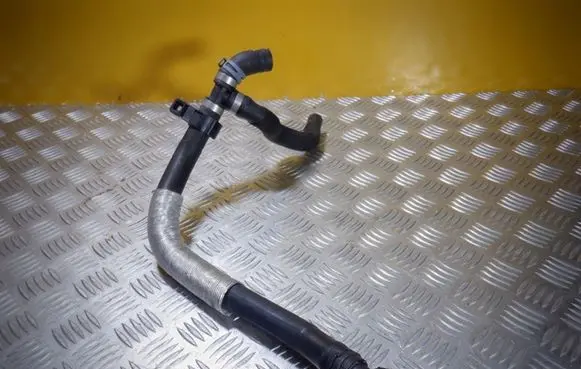 Volkswagen Golf V Engine coolant pipe/hose 1K0122157