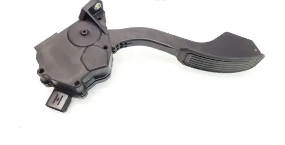 Toyota RAV 4 (XA30) Accelerator throttle pedal 7811042010 1988007270 04U09B003A0