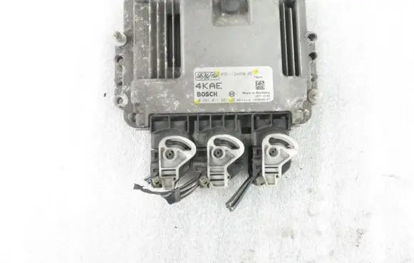 Ford Focus Engine control unit/module 0281011801 4M5112A650KE