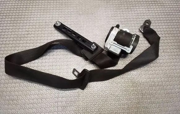 Mercedes-Benz Sprinter W906 Front seatbelt 601384100