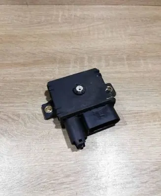 BMW 3 E46 Glow plug pre-heat relay 0000023335