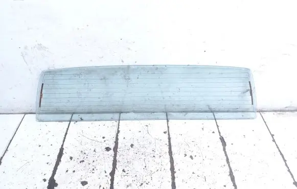 Nissan King Cab Rear windscreen/windshield window AS2