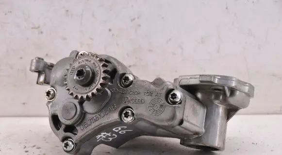 Volkswagen PASSAT B6 Oil pump 06J115106AB