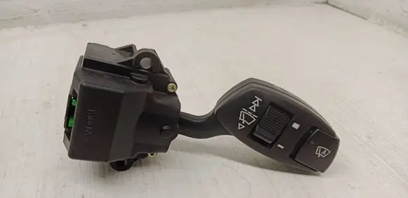 BMW 5 E60 E61 Wiper control stalk 6924107