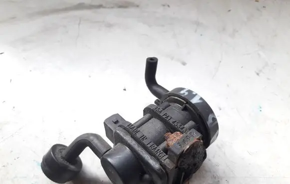 Opel Zafira B Vacuum valve 4522371
