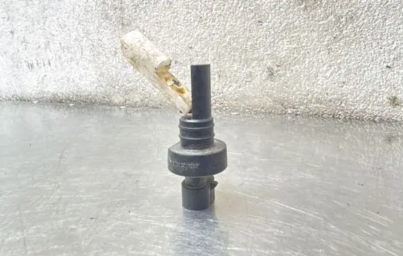 Opel Insignia A Windshield washer fluid level sensor 13248197