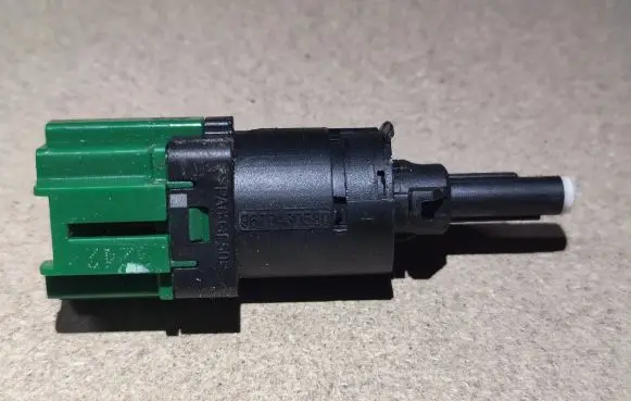 Citroen DS3 Brake pedal sensor switch 9670430580