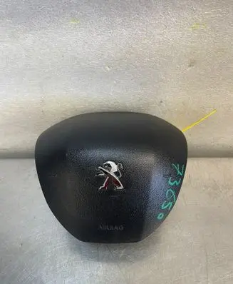 Peugeot 2008 I Trunk lid opening control unit 