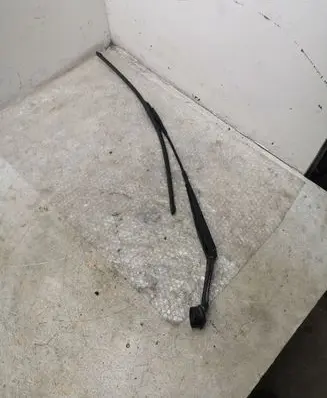 Ford Fusion II Front wiper blade arm DS7317B589