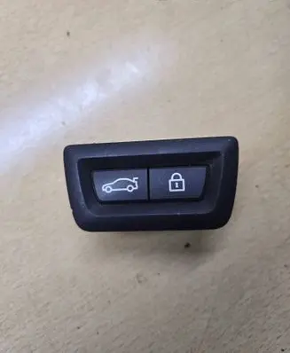 BMW M5 Tailgate/boot open switch button 9275121