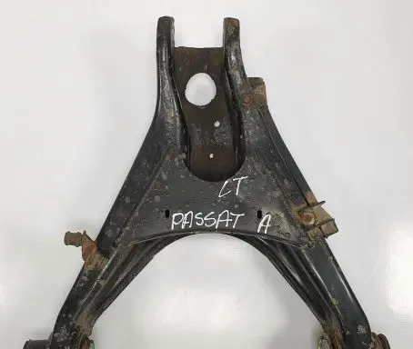 Volkswagen PASSAT B5.5 Rear control arm 4B0505311