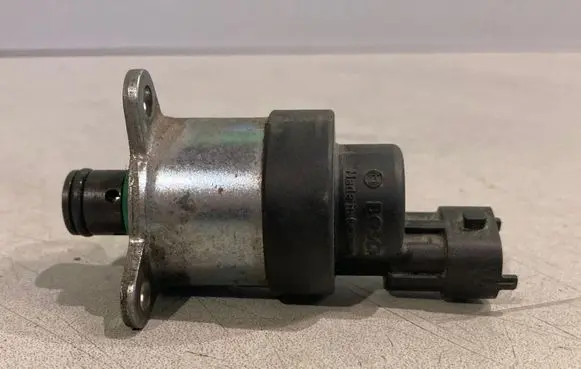Ford Focus C-MAX Fuel pressure regulator 0928400575