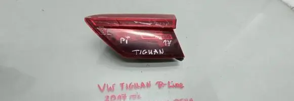 Volkswagen Tiguan Tailgate rear/tail lights