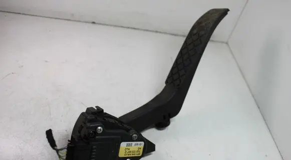 Audi Q7 4L Accelerator throttle pedal 7L0723507D