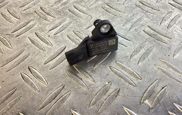 Porsche Macan (95B) Air pressure sensor 0261232031 06E906051AC