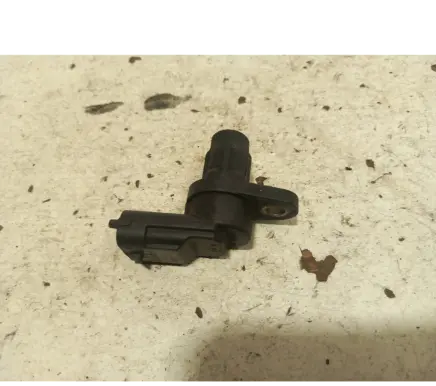 Volvo V70 Camshaft position sensor 0232103063