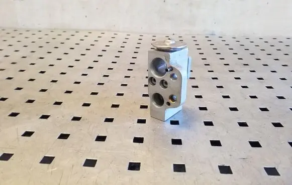 Air conditioning (A/C) expansion valve